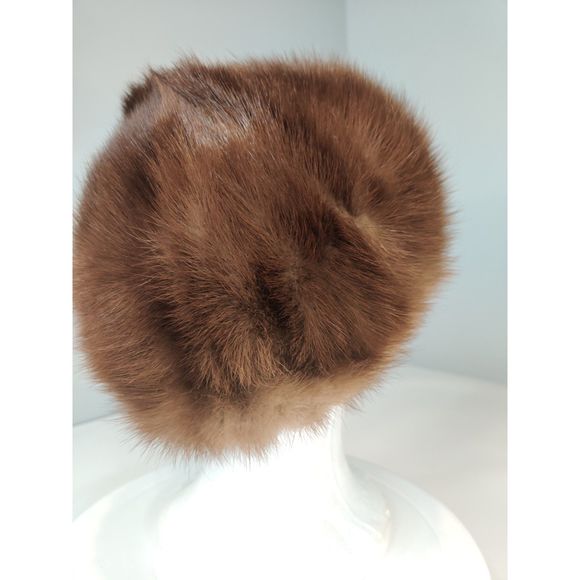 Beautiful Beige/Light Brown Mink Fur Hat from Canada 21.25\